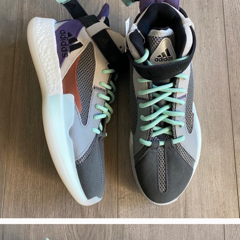 Adidas - Picture 2 of 5